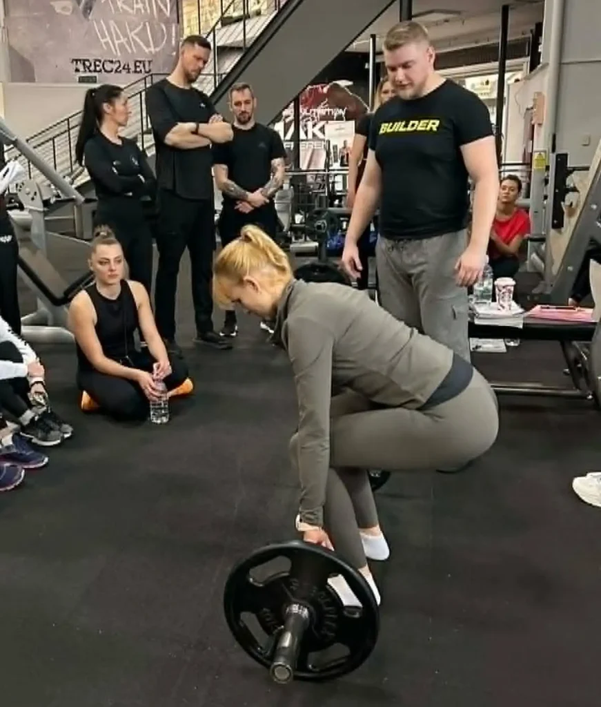 Oláh Balázs Powermovement edzést tart csapatnak
