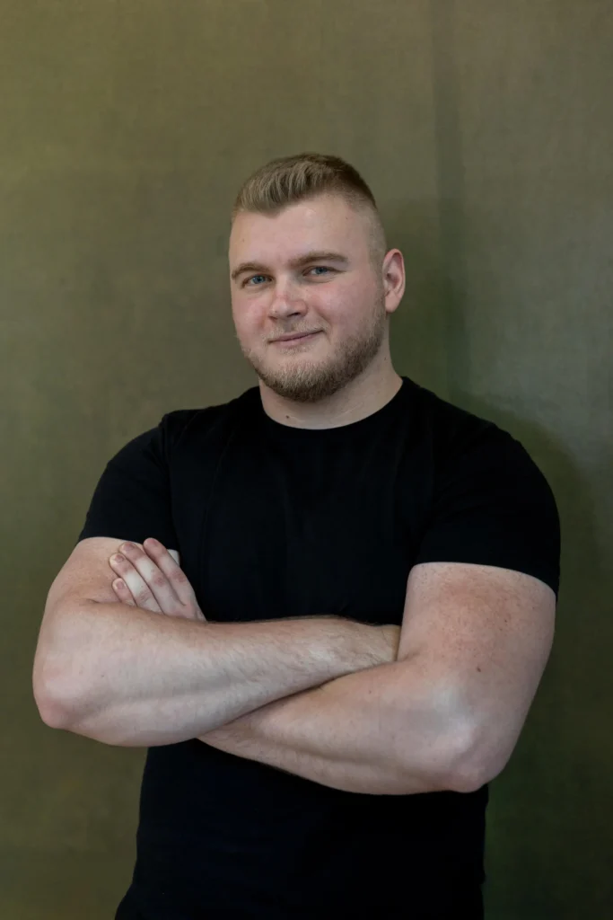 Oláh Balázs személyiedző mobility tréner erőemelő Victory Fitness